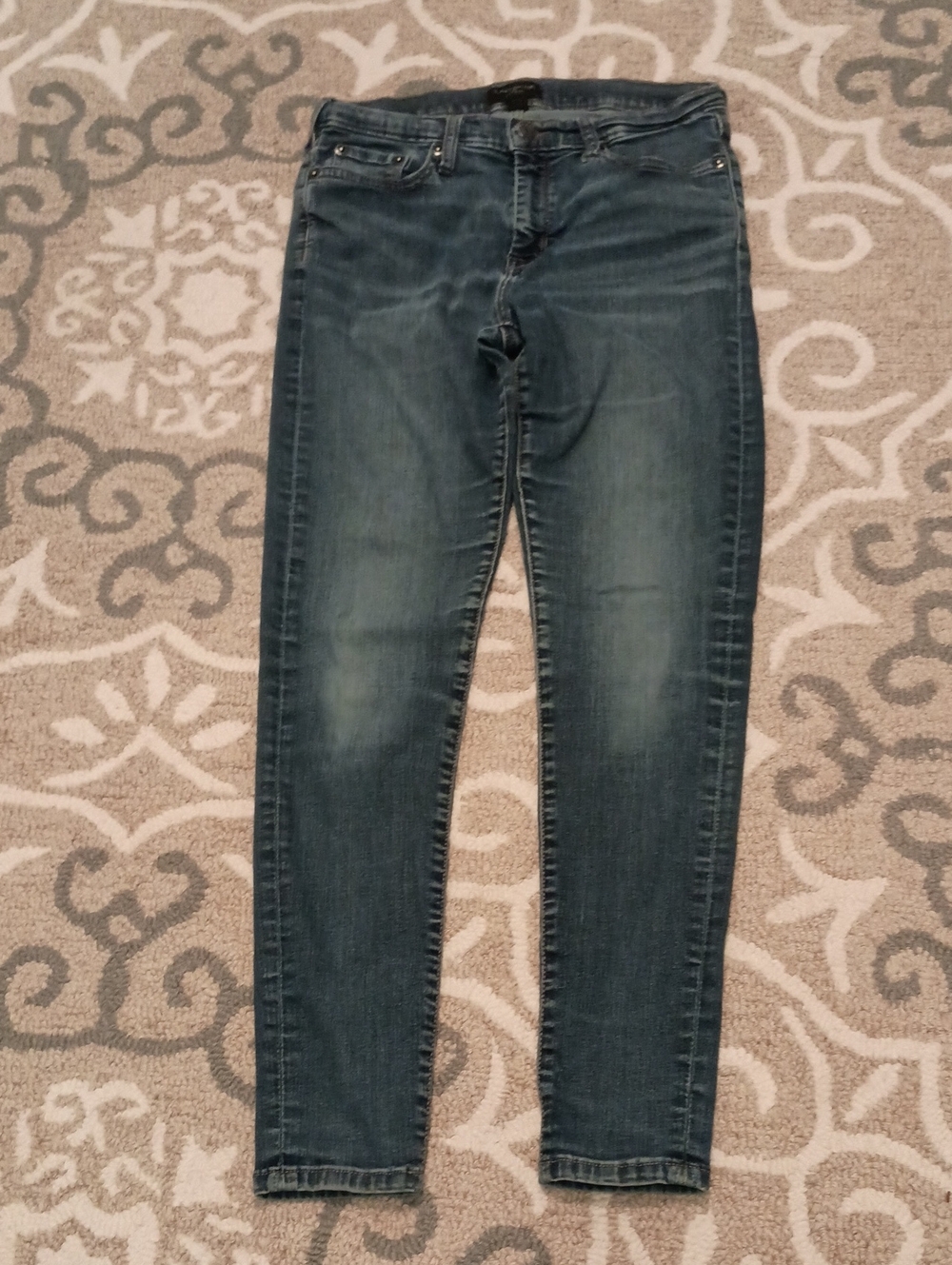 Women's Skinny Jeans - Faded Blue Wash
